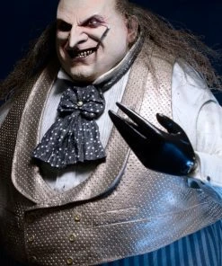 Batman Returns – 1/4 Scale Action Figure – Mayoral Penguin (Danny DeVito) By NECA
