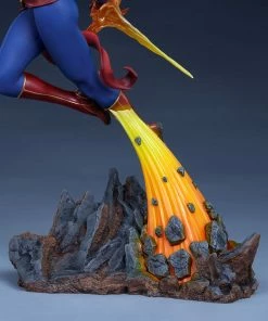 Captain Marvel Statue By Sideshow Collectibles Avengers Assemble Avengers Earth's Heroes