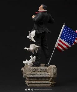 Clark Kent Deluxe 1:10 Scale Statue By Iron Studios Art Scale 1:10 - DC Comics Superman