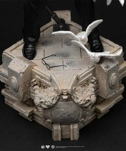 Clark Kent Deluxe 1:10 Scale Statue By Iron Studios Art Scale 1:10 - DC Comics Superman