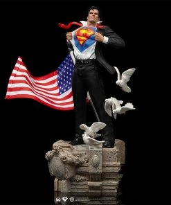 Clark Kent Deluxe 1:10 Scale Statue By Iron Studios Art Scale 1:10 - DC Comics Superman