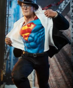 Superman™: Call To Action Premium Format™ Figure By Sideshow Collectibles